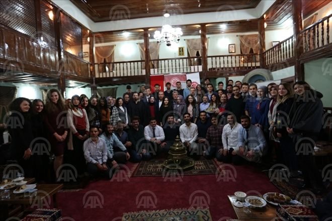 REKTÖR YILDIZ, ÖĞRENCİLERLE BİR ARAYA GELDİ