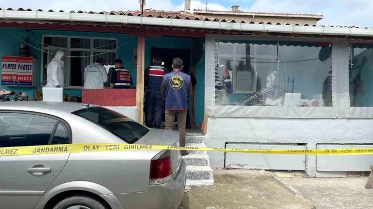 Tartıştığı Babasını Bıçaklayarak Öldürdü