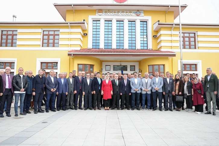 İstanbul'dan Gelen YHT'ye Coşkulu Karşılama
