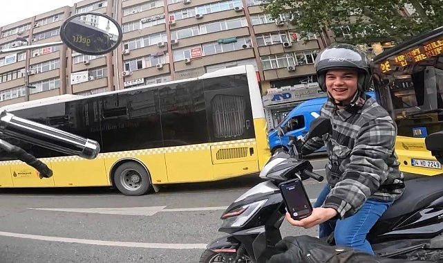 Trafikte Kahkahaya Boğan Kaza