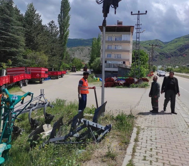 Akıncılar'da Çalışma, Tabelalar Yenileniyor
