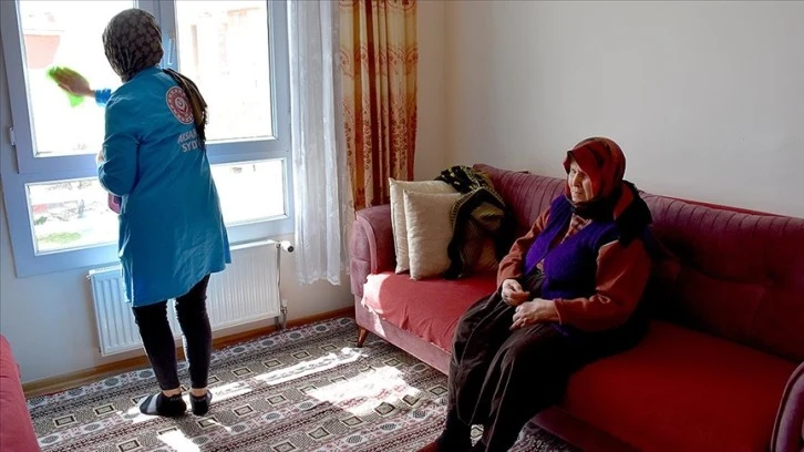 Yaşlılara Devletin Şefkat Eli Uzandı