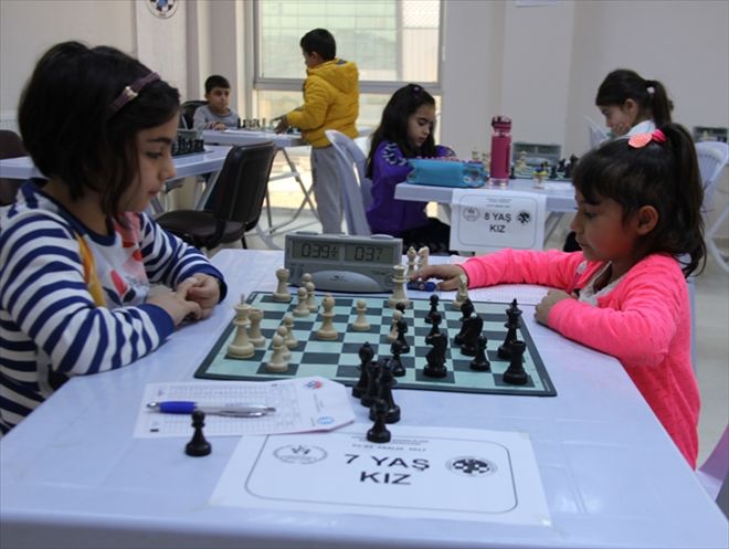 SATRANÇ´TA 4 KATEGORİDE 35 SPORCU