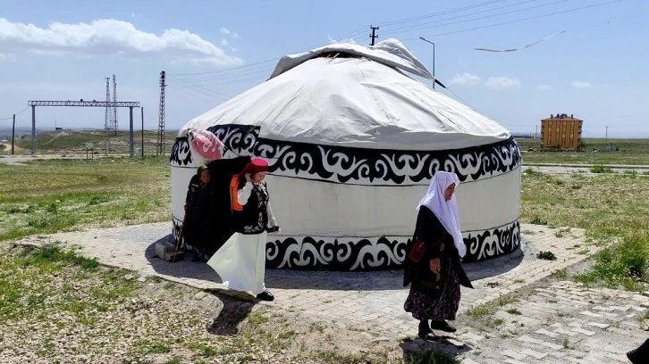 Komşuda Otağ Kuruldu