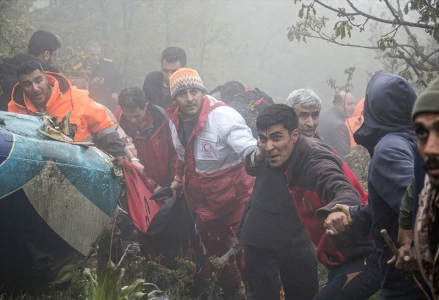 Reisi'nin Naaşını Böyle Taşıdılar