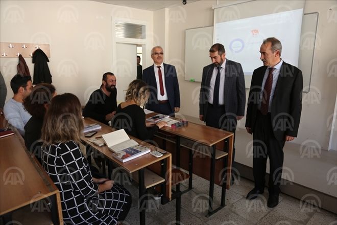 CÜ´den AKADEMİSYENLERE YABANCI DİL KURSU