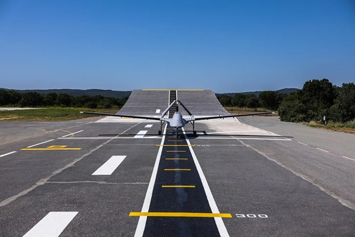 Bayraktar TB3 SİHA Rampadan İlk Kalkışını Yaptı