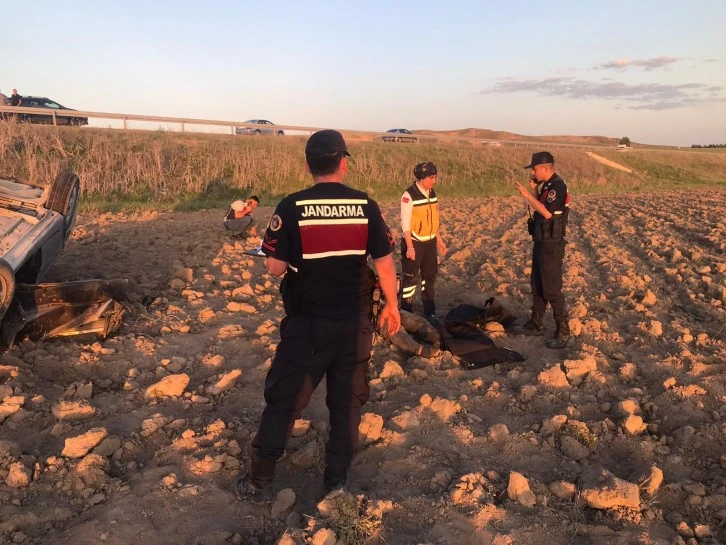 Sivas'ta Otomobil Devrildi:1 Ölü 1 Yaralı