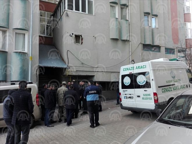 ÖĞRETMEN EŞİNİ VURAN POLİS İNTİHAR ETTİ