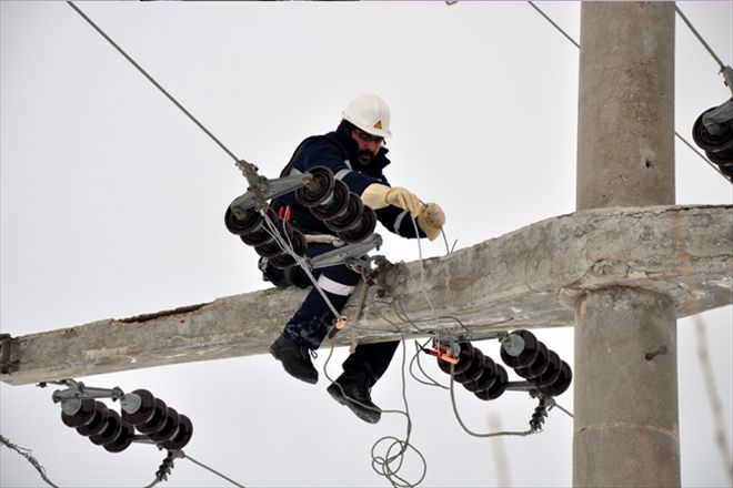 NAKİL HATLARINDA ZOR HİZMET