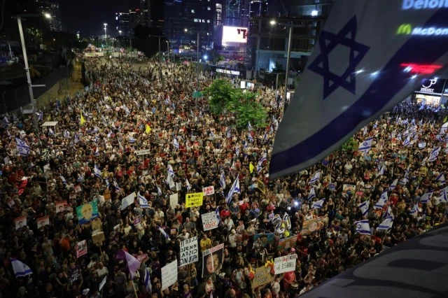 İsrail'de Netanyahu'ya Tepkiler Sürüyor!