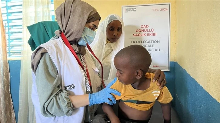 Türkiye'den Yola Çıkan Kadın Doktor, Afrikalı Çocuklara Şifa Dağıtıyor