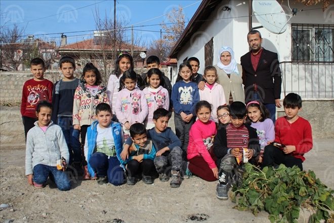 ÖĞRENCİLERDEN ŞEHİT ANNESİNİ DUYGULANDIRAN HEDİYE