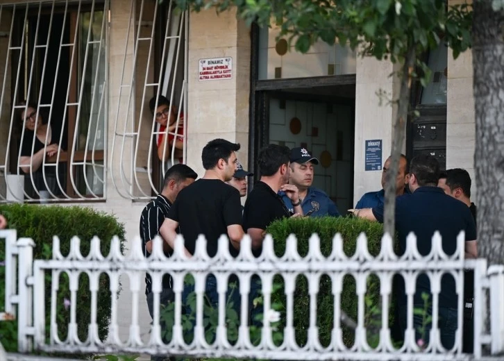 Aile Katliamı! Çocuklarını Öldürüp İntihar Etti