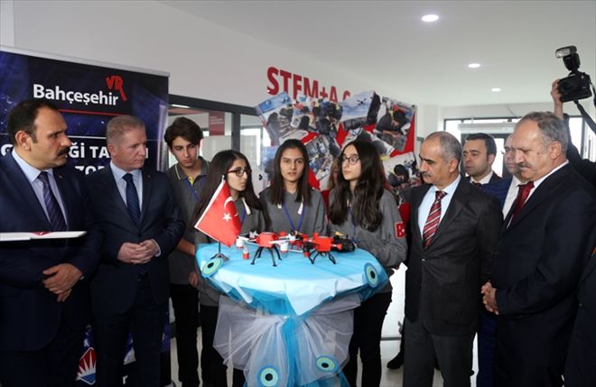 Öğrenciler atık malzemelerden drone üretti