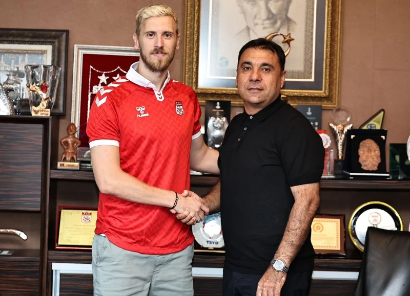 Sivasspor'dan Sırp Stoper