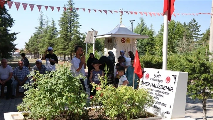Ömer Halisdemir'in Kabrinde Yoğunluk!