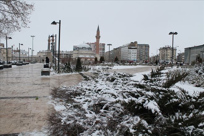 BUGÜN YAĞMUR  YARIN KAR VAR