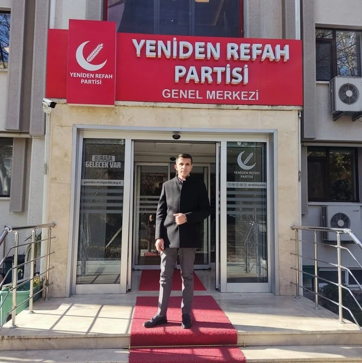 Sivas'ta İstifa Depremi