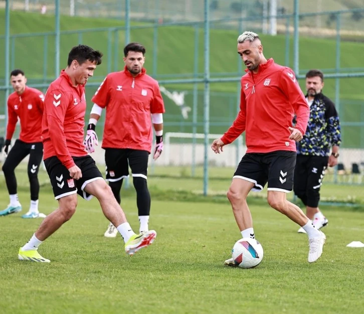 Sivasspor’un Erzurum Kampı Sona Erdi  