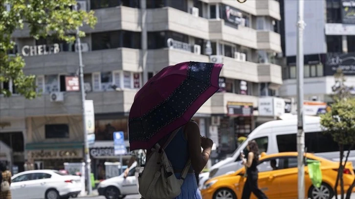 Türkiye'de Sıcaklıkların Yarından İtibaren Düşmesi Bekleniyor