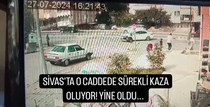 Sivas'ta Feci Kaza Güvenlik Kamerasında Yola Savruldu