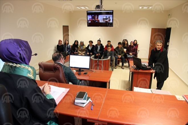 LİSE ÖĞRENCİLERİNİN DURUŞMA HEYECANI