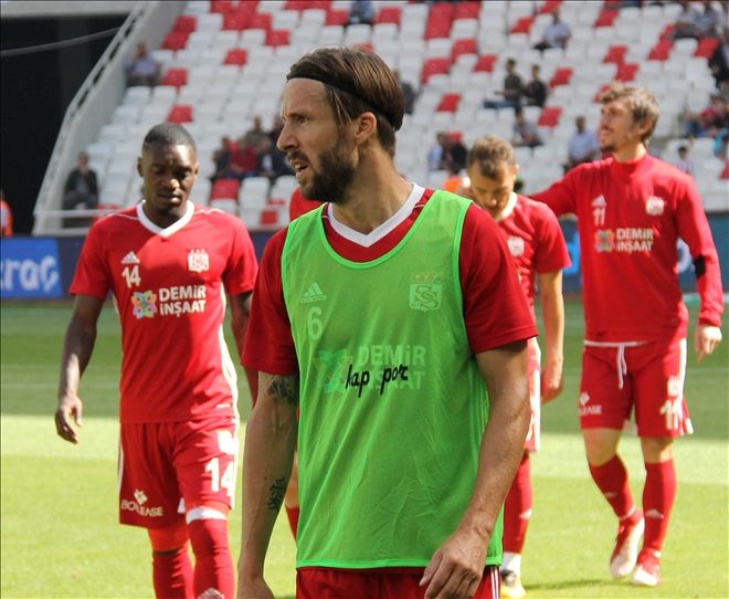 DEFANSIN LİDERİ MATTİAS OLDU