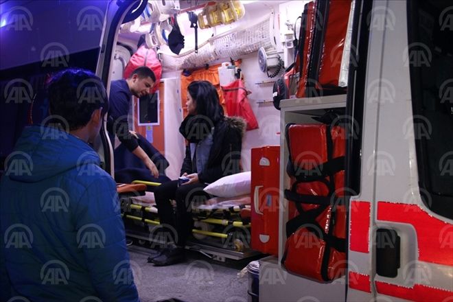 ŞARKIŞLA´DA TRAFİK KAZASI : 3 YARALI