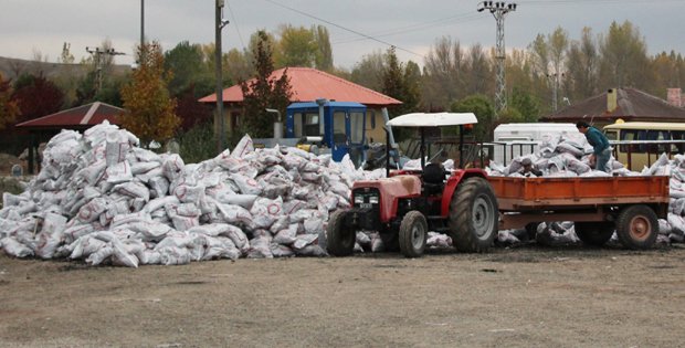 720 AİLEYE KÖMÜR YARDIMI