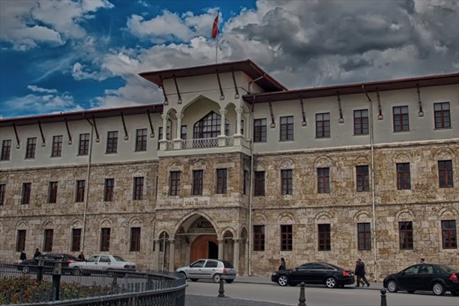 VALİLİKLERE İZİNSİZ EĞİTİM UYARISI!