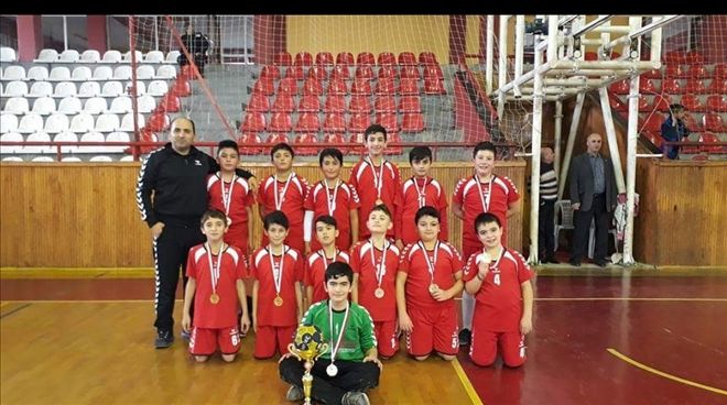 DANİŞMENT, HENTBOLDA DUBLE YAPTI