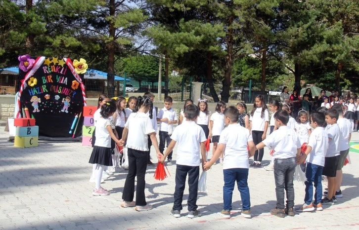 Hafik'te İlköğretim Haftası kutlandı