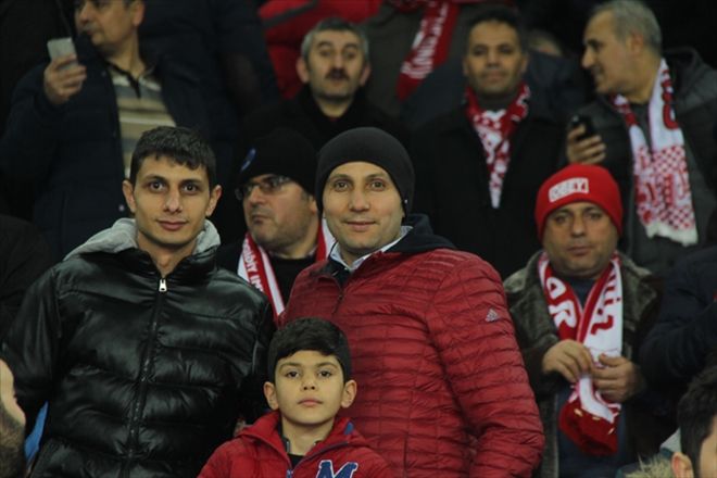 AKHİSAR MAÇI BİLETLERİNİN SATIŞINA BAŞLADI