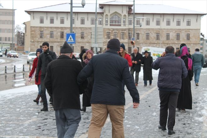 KAR YENİDEN GELİYOR