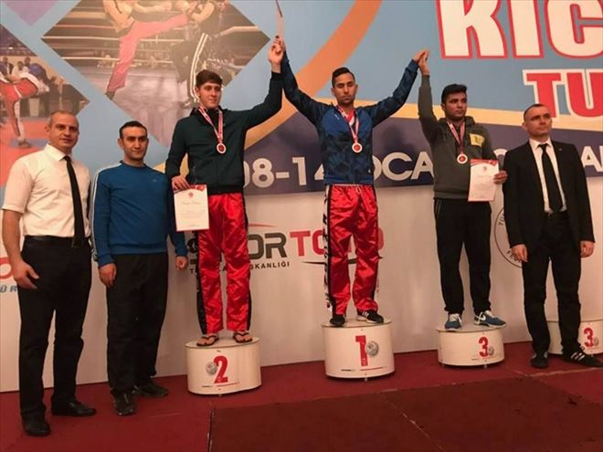 KİCK BOKS´TA BULUTHAN TÜRKİYE ŞAMPİYONU