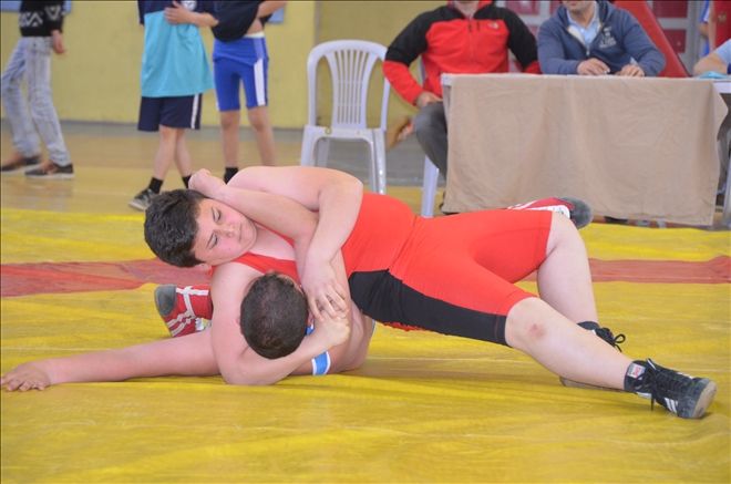 GÜREŞTE HEYECAN BAŞLIYOR