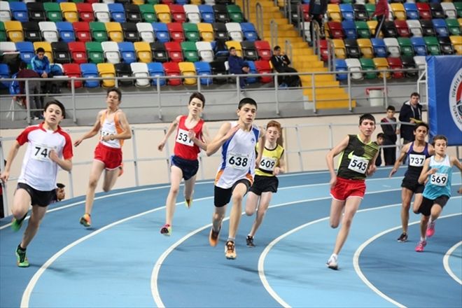 SALON ATLETİZM TÜRKİYE ŞAMPİYONASI DEVAM EDİYOR