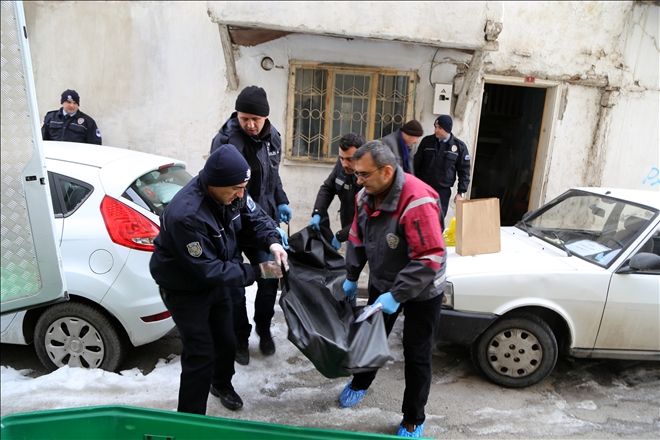 SOBADAN ZEHİRLENEREK ÖLDÜ