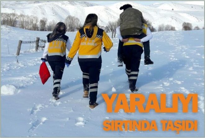 YARALIYI SIRTINDA TAŞIDI