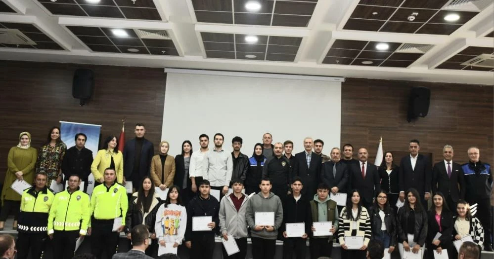 Polisten binlerce kişiye bilgilendirme