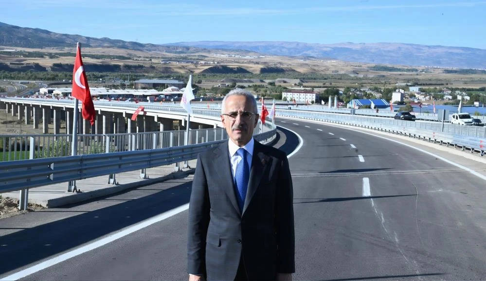 Yollara motorcu dostu bariyer...