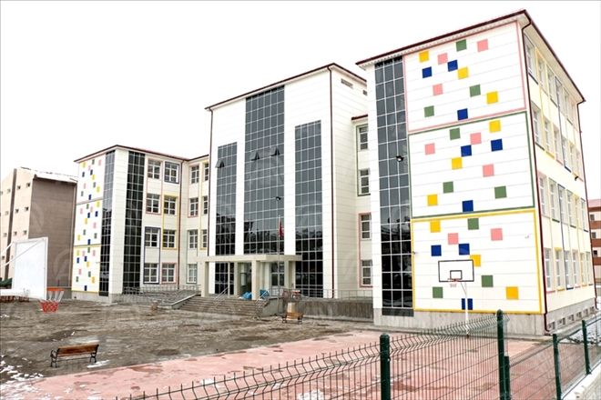 ALTINSOY, SELÇUK ORTAOKULU YENİ BİNASINI İNCELEDİ