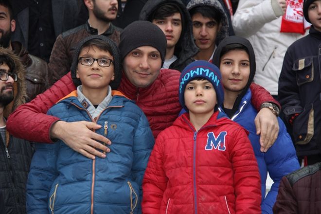 20 BİN TARAFTAR BEKLENİYOR