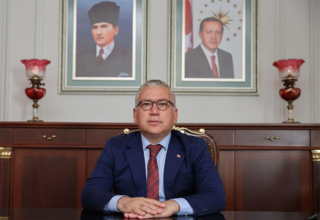 Vali Şimşek: “Öğretmenler Örnek Kişilerdir”