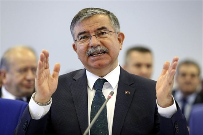 "MÜFREDAT CANLIDIR, DEĞİŞMEZSE ÖLÜR"