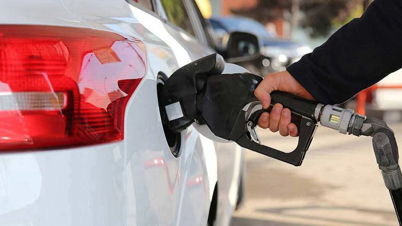 Benzine zam bekleniyor