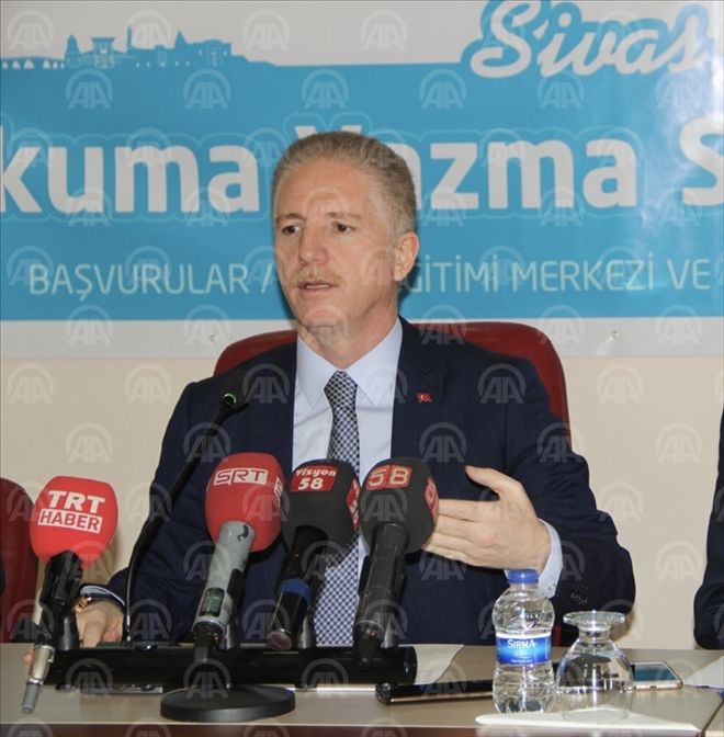 OKUMA YAZMA ÖĞRENENE UMRE ve EŞYASI HEDİYE