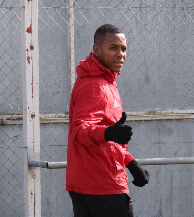 ROBİNHO´NUN HIRSI SEVİNDİRİYOR