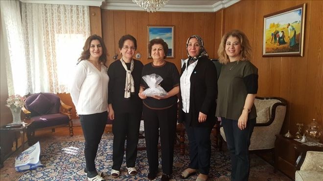 50 YILLIK EVLİLERE İYİ PARTİDEN ZİYARET